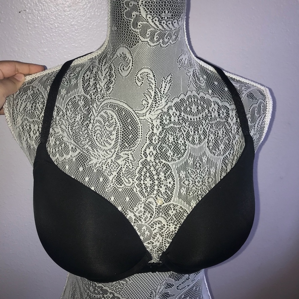 Victoria’s Secret Black front clip bra